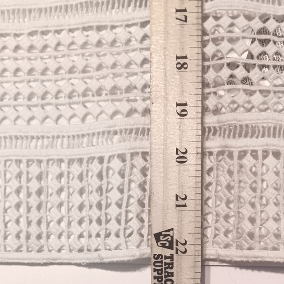 Banana Republic Eyelet Boho Chic White Blouse  Lg Lined 3/4 Sleeve Versatile - Picture 11 of 11